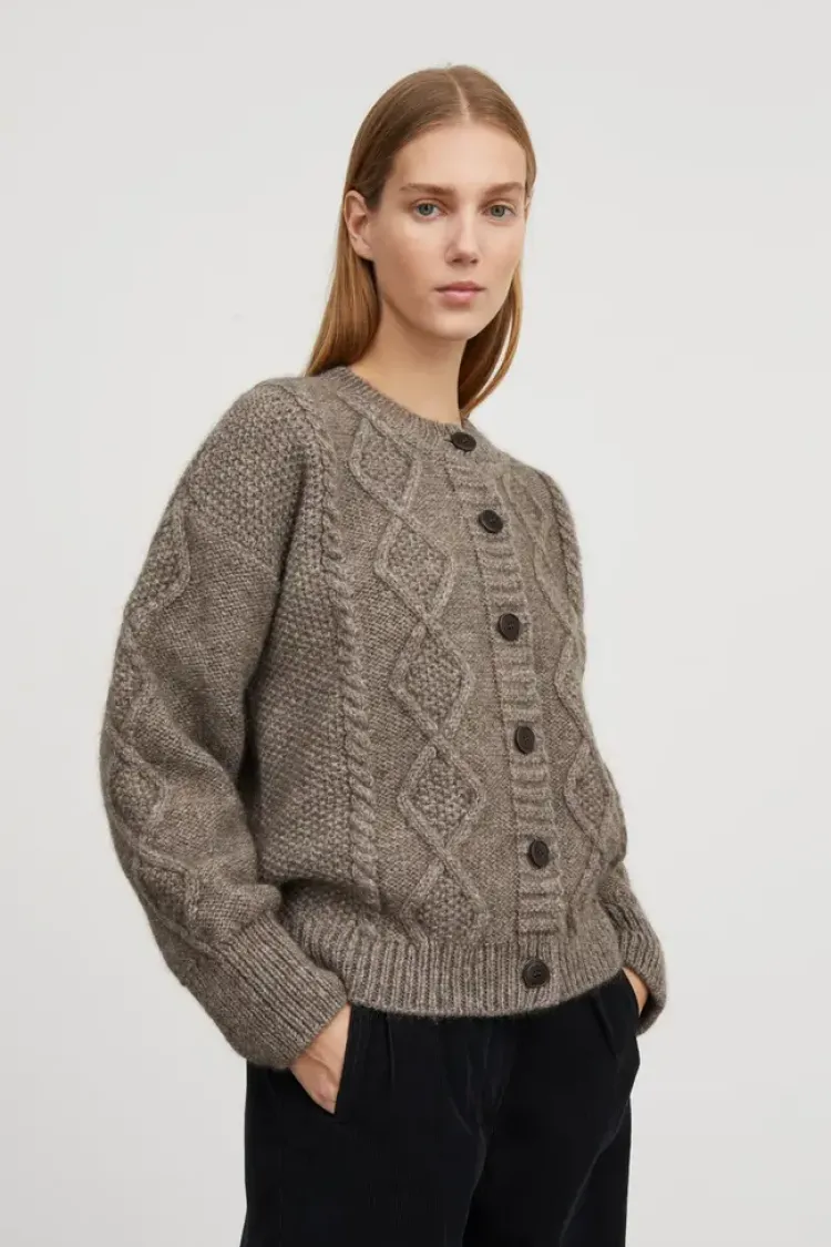 agnete_cardigan_0-1.webp Skall Studio Agnete Cardigan Light+Brown Discount