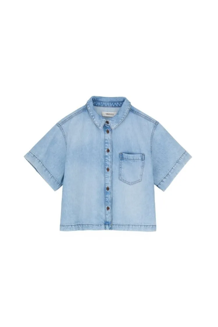 augusta_shirt_0.webp Skall Studio Augusta Shirt Worn+Light+Blue Fashion