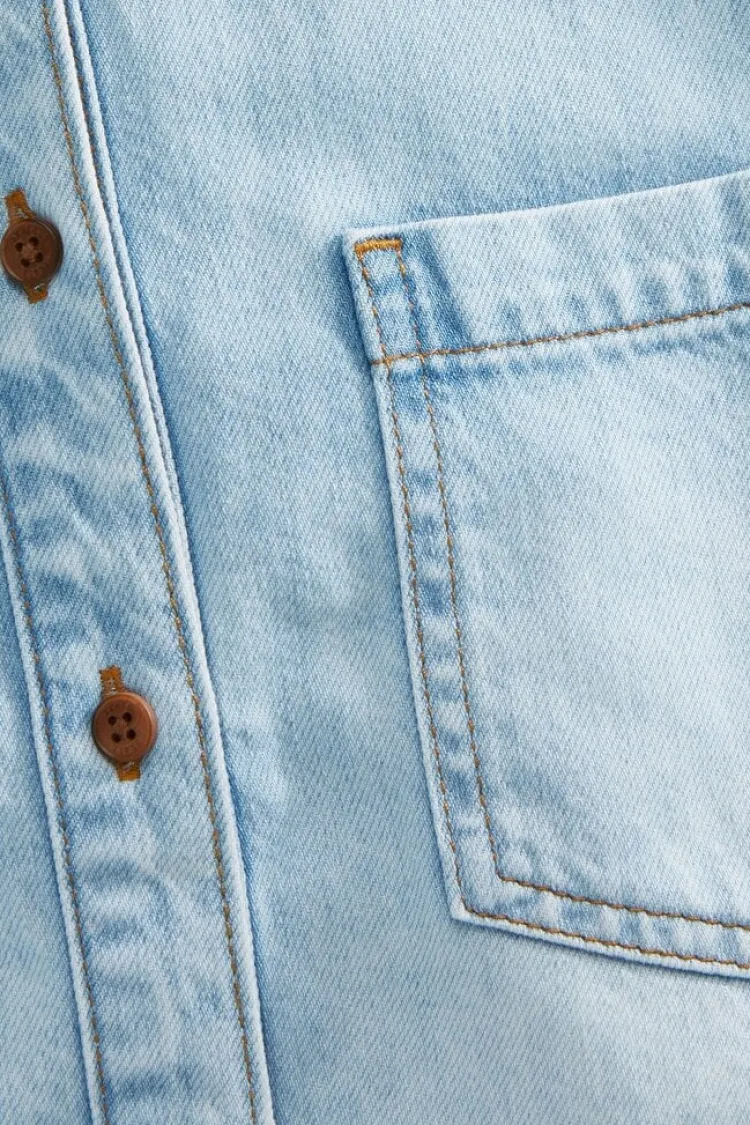 augusta_shirt_1.webp Skall Studio Augusta Shirt Worn+Light+Blue Fashion