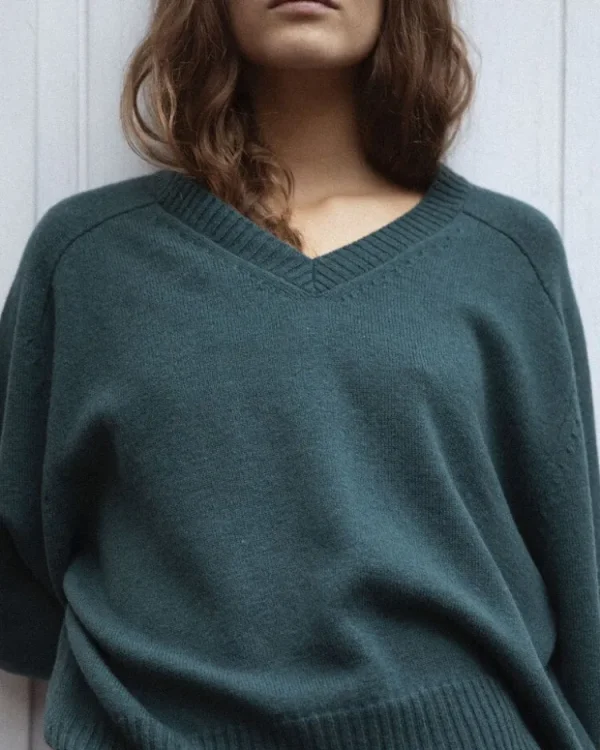 Gris Cassis Sweater Green New