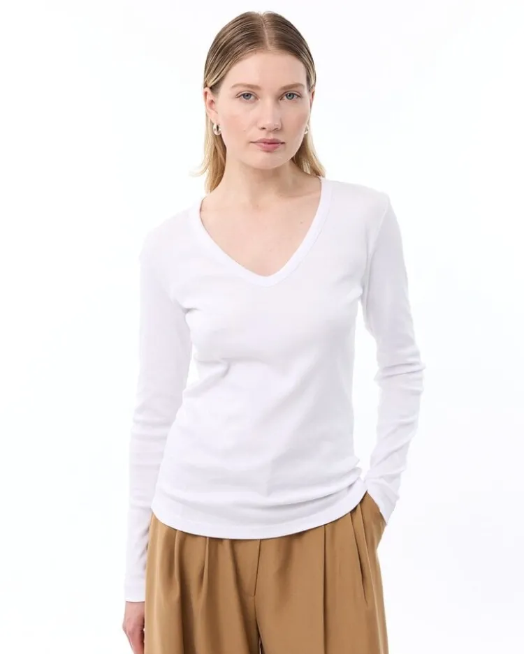 fira_top_0.webp Knit-ted Fira Top White Fashion