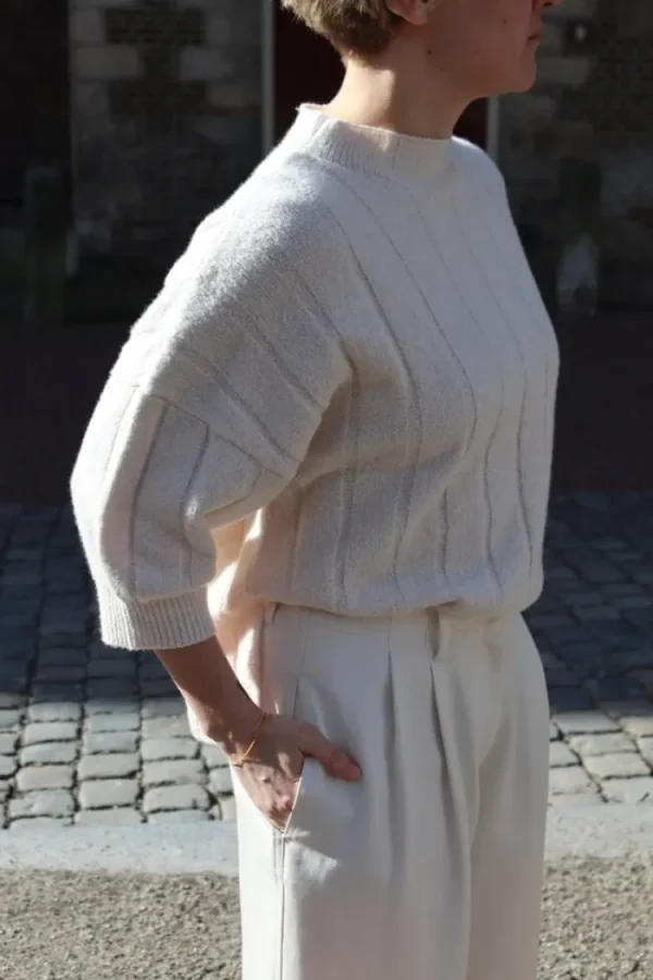 7115 Mid- Poet Mockneck Sweater Wheat New