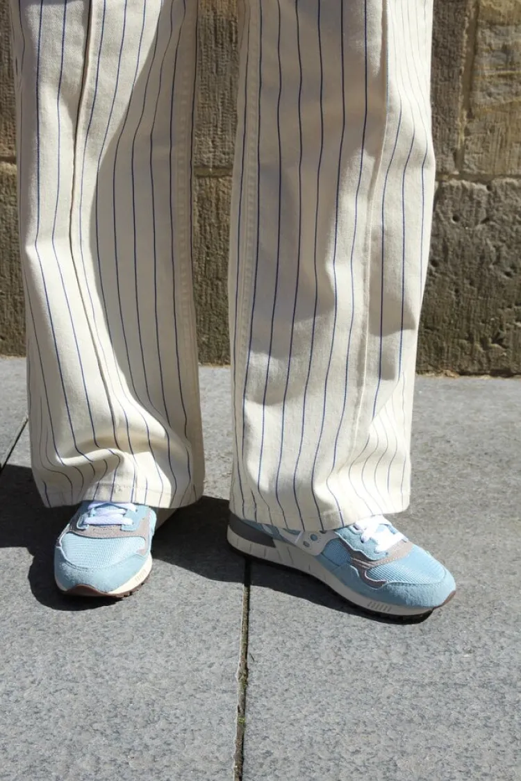 ninia_pants_3.webp Baum und Pferdgarten Ninia Pants White+Sand+Pinstripe Outlet