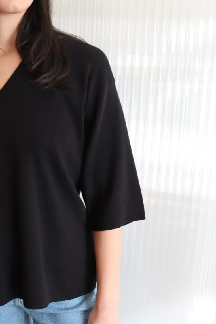 robin_pullover_1.webp Knit-ted Robin Pullover Black Discount