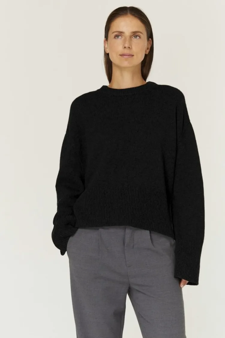 sartre_sweater_3-1.webp Gris Sartre Sweater Black New