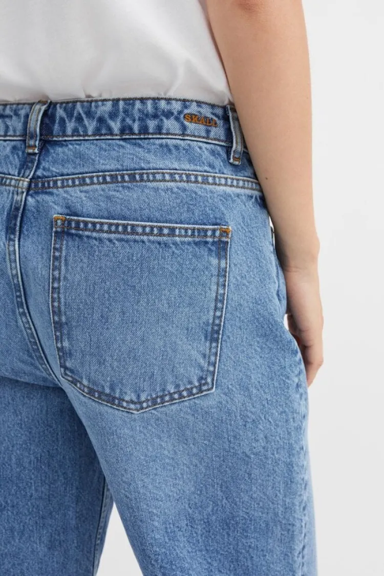 taylor_cropped_jeans_2.webp Skall Studio Taylor Cropped Jeans Worn+Mid+Blue Hot